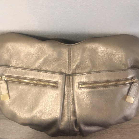 Michael Kors large Layton leather hobo style shoulder bag. - Picture 10 of 11